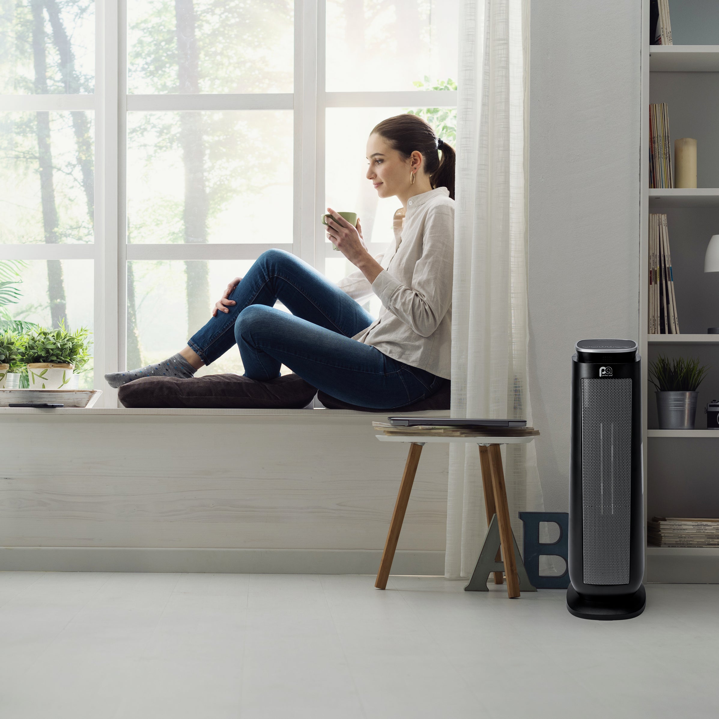 1500/900W Oscillating 23" Ceramic Heater with Remote, Black — Perfect Aire